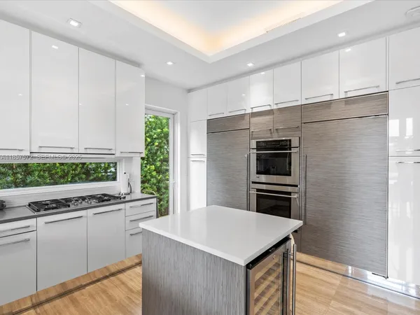 $17,975,000 | 224 South Island Road, Golden Beach, FL 33160