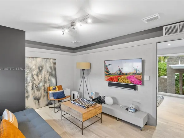 $17,975,000 | 224 South Island Road, Golden Beach, FL 33160