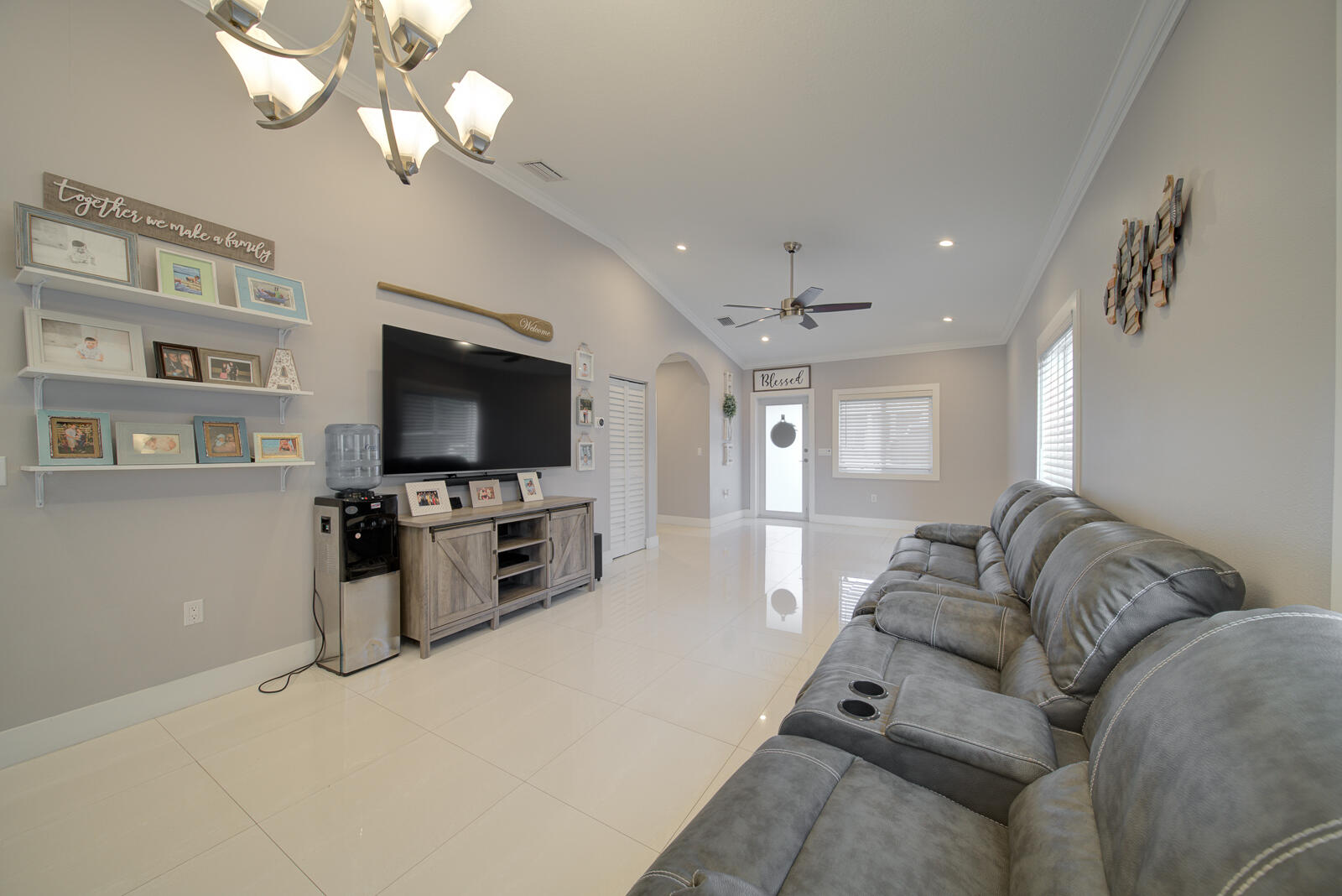 38 Coral Way Key Largo, FL 33037 - Photo 12 of 27 20220127-DSC06300_1_2_3_4