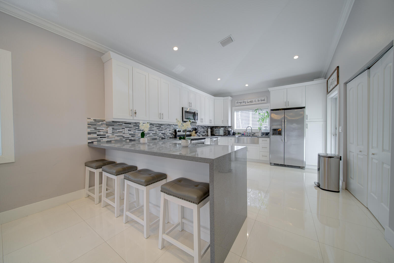 38 Coral Way Key Largo, FL 33037 - Photo 13 of 27 20220127-DSC06270_1_2_3_4