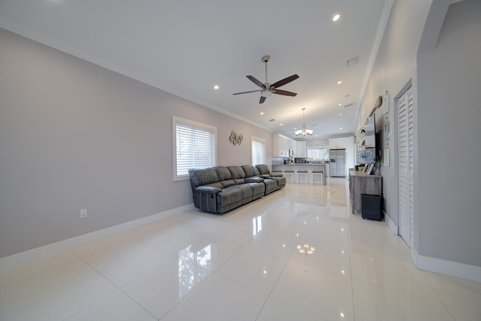 38 Coral Way Key Largo, FL 33037 - Photo 9 of 27 20220127-DSC06260_1_2_3_4