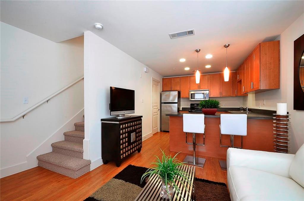 711 West 32nd Street, Unit 101 Austin, TX 78705 - Photo 19 of 32