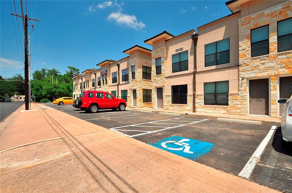 711 West 32nd Street, Unit 101 Austin, TX 78705 - Photo 30 of 32