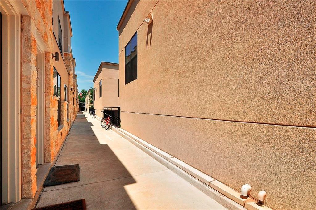 711 West 32nd Street, Unit 101 Austin, TX 78705 - Photo 31 of 32