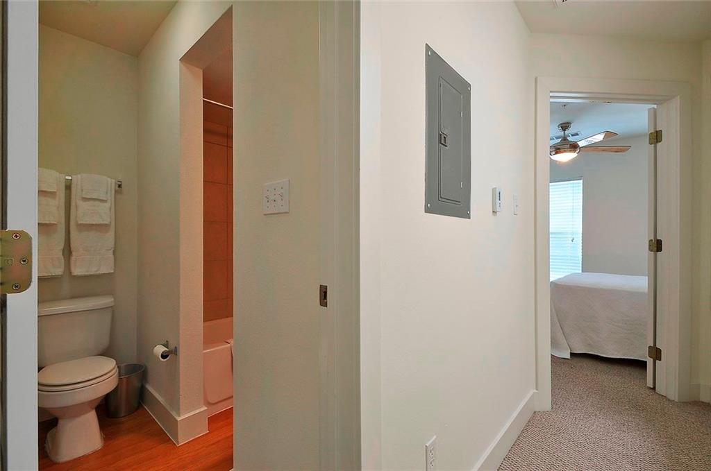 711 West 32nd Street, Unit 101 Austin, TX 78705 - Photo 4 of 32