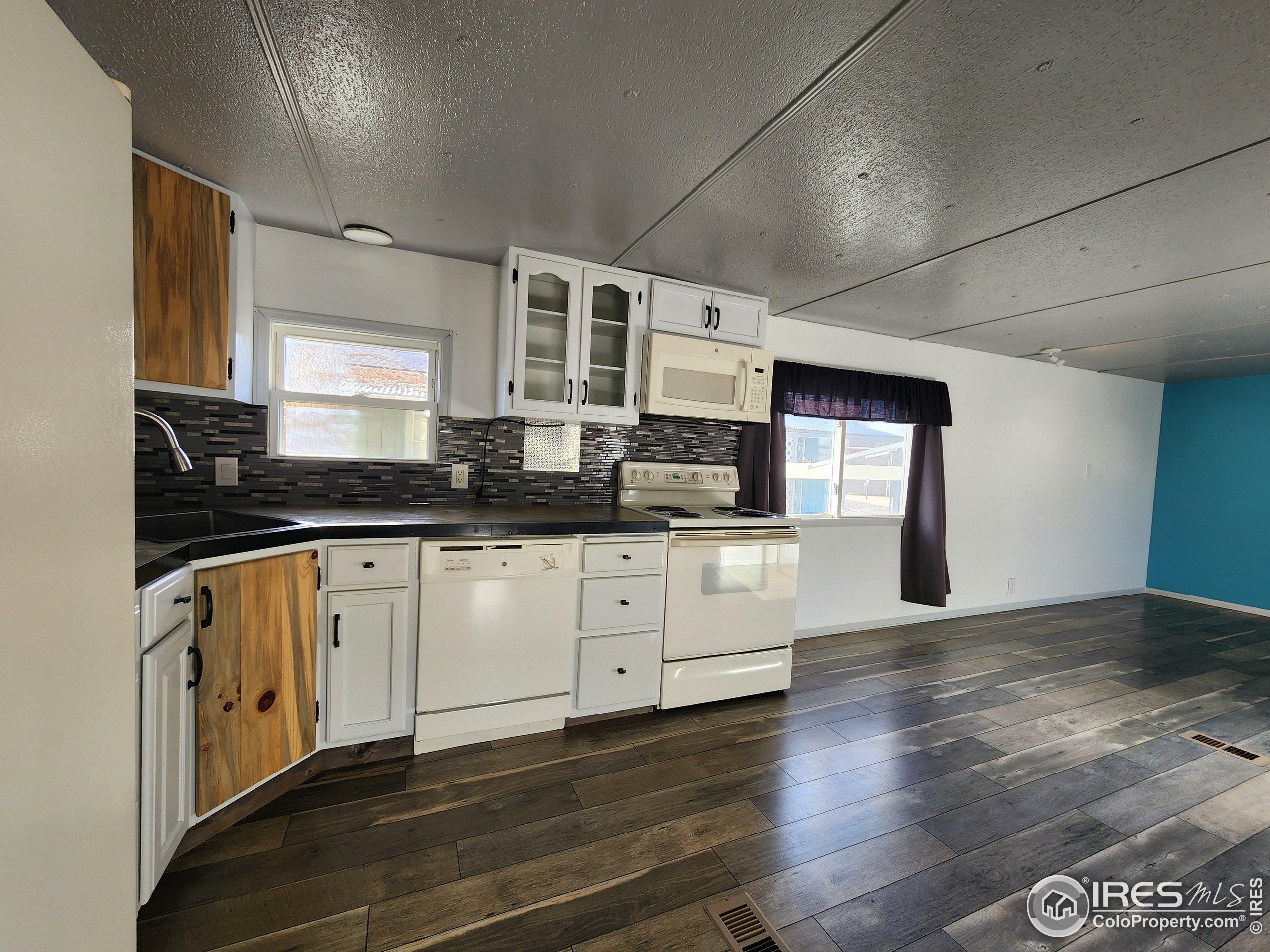 831 17th Avenue, Unit 14 Longmont, CO 80501 - Photo 5 of 26