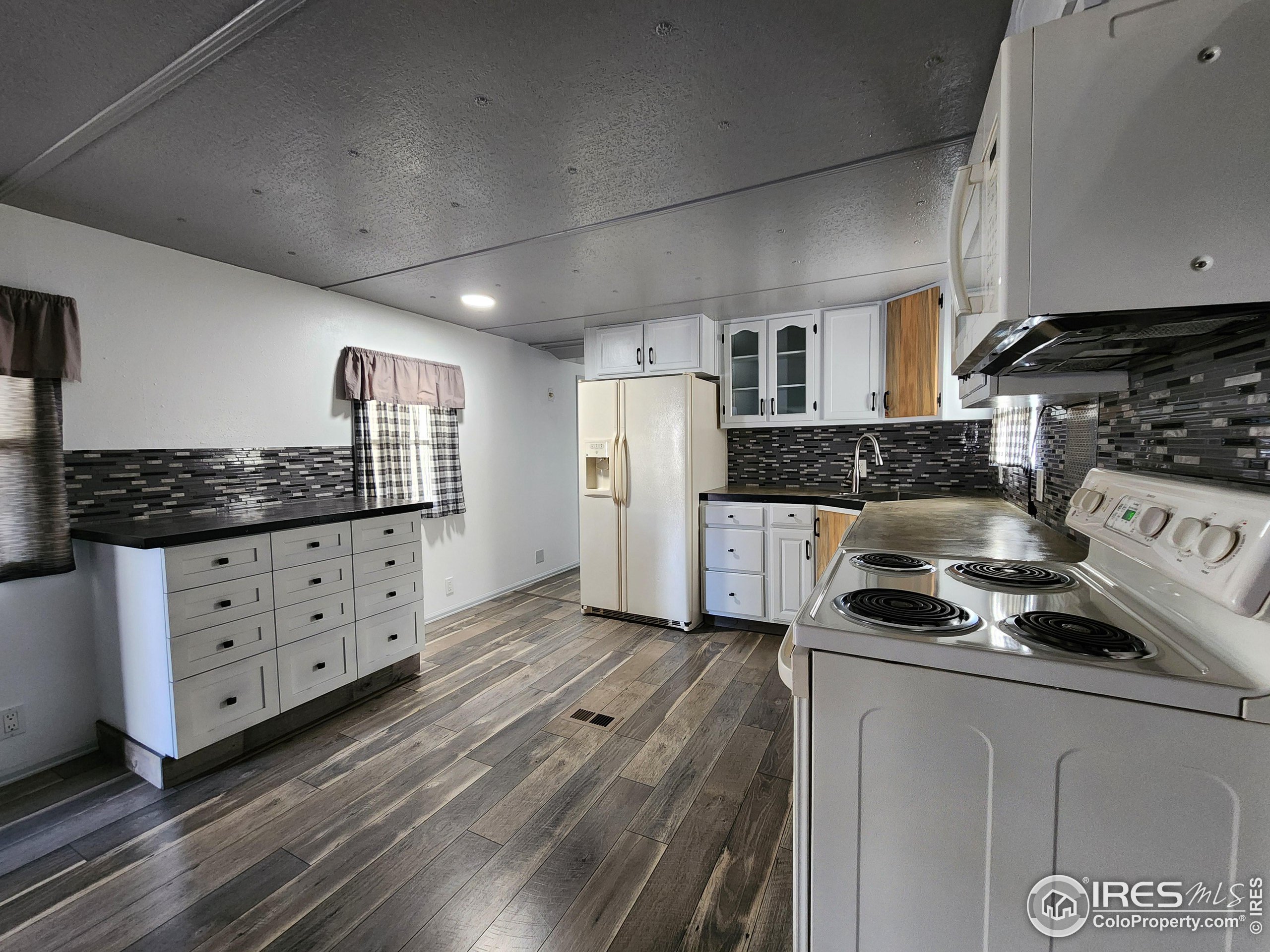831 17th Avenue, Unit 14 Longmont, CO 80501 - Photo 6 of 26