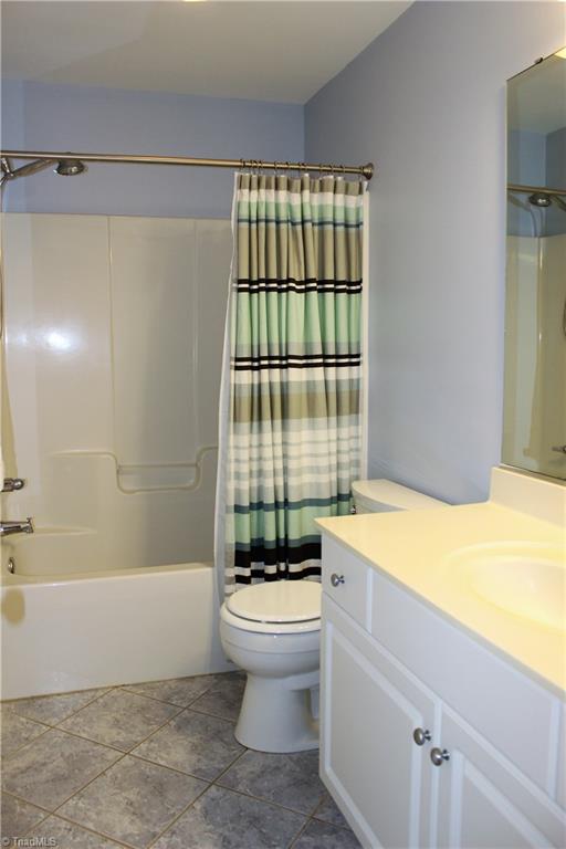 7820 Wilson Farm Road Summerfield, NC 27358 - Photo 18 of 29 2nd Bath offers tiled flooring and Tub/Shower Combo!