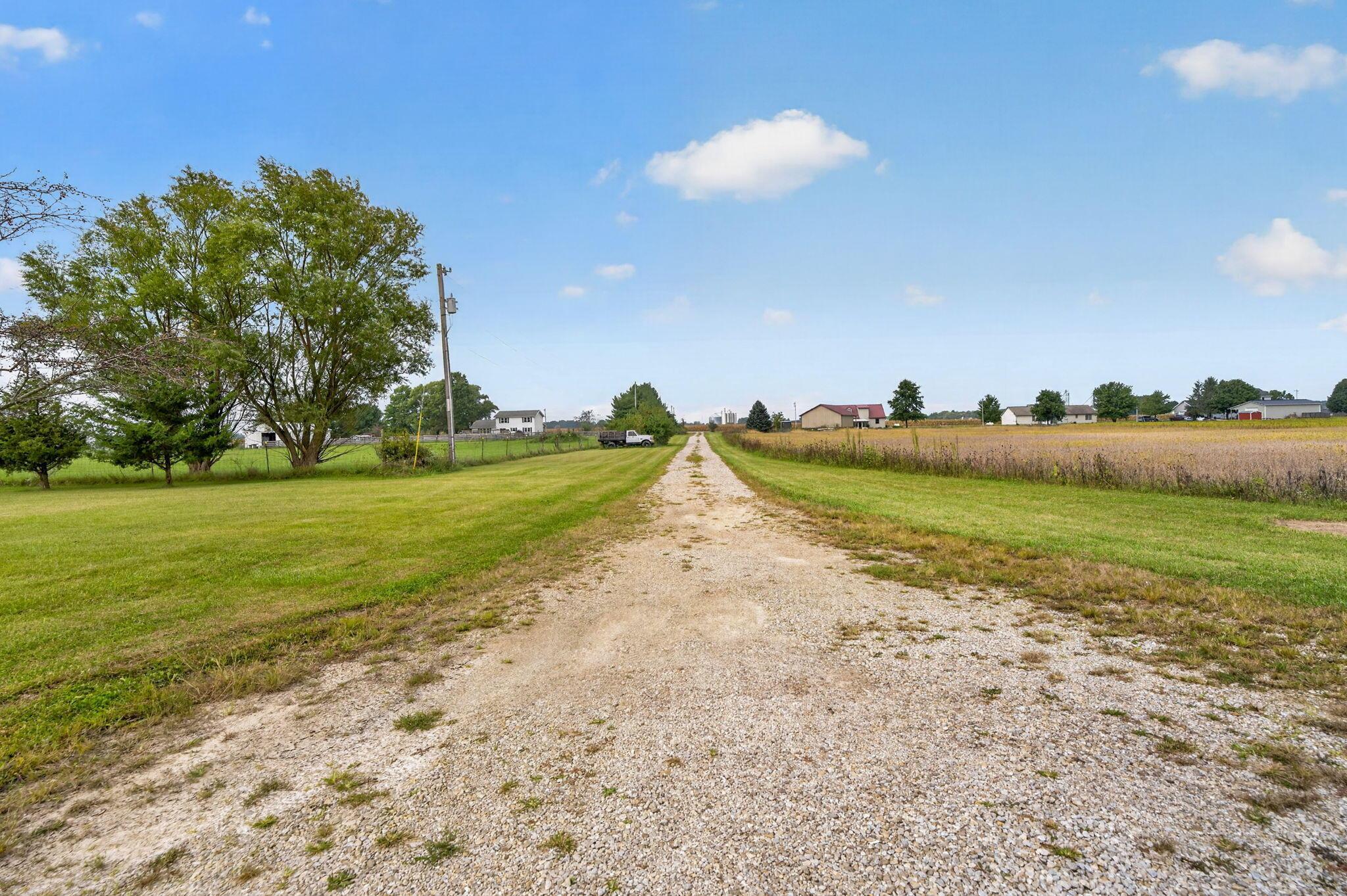 4780 North Section Line Road Radnor, OH 43066 - Photo 75 of 79 Expansive gravel driveway leading to the property