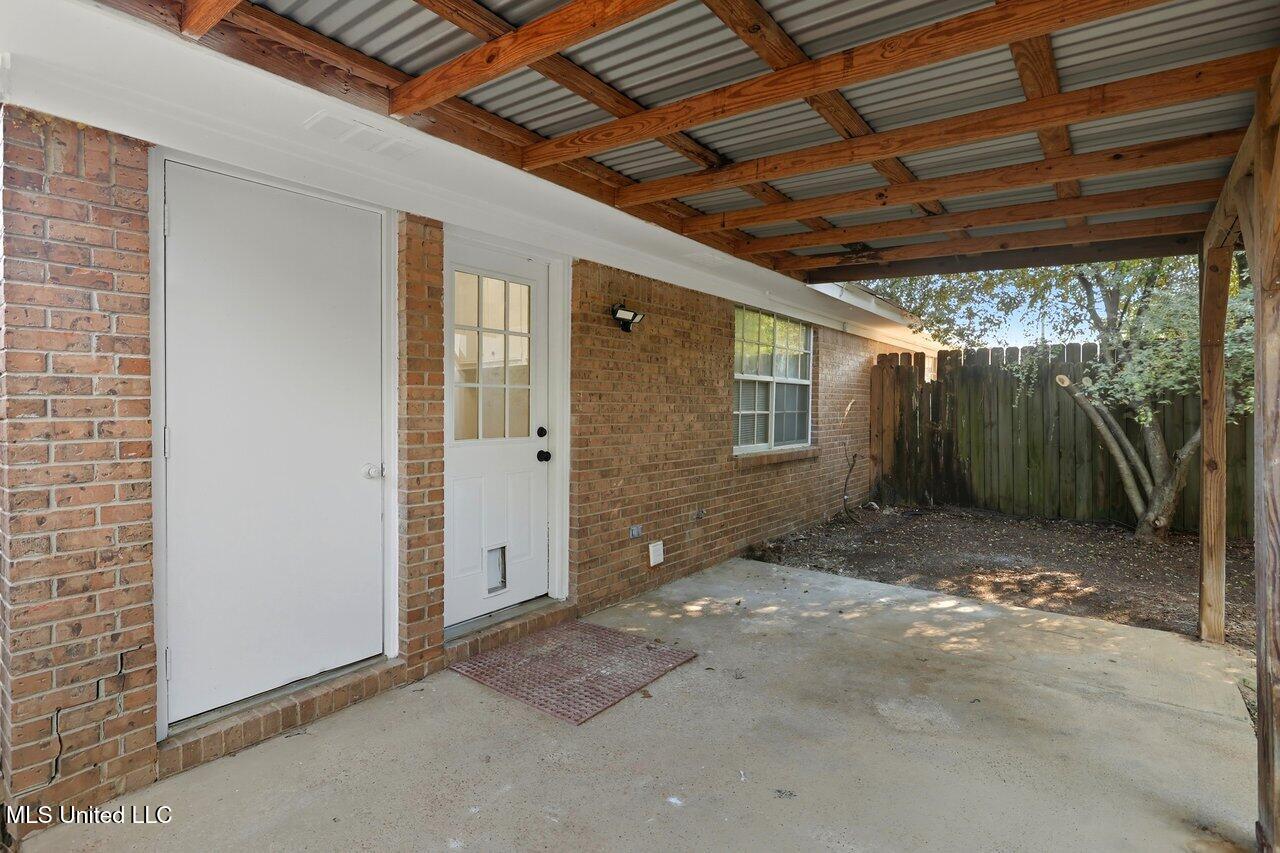 327 Peach Orchard Drive Ridgeland, MS 39157 - Photo 24 of 28 327 Peach Orchard Dr Home Tours MS 24