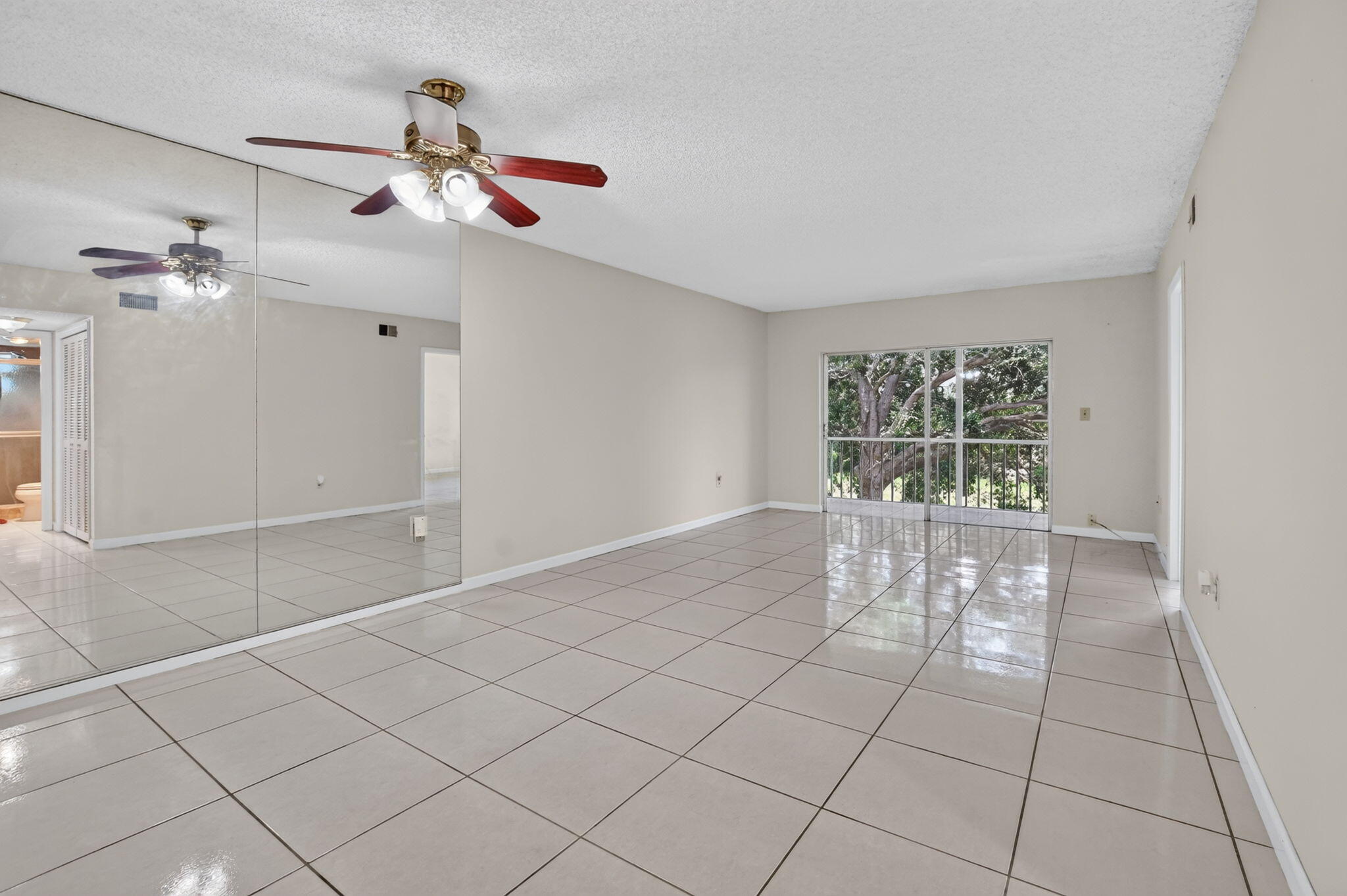 9826 Marina Boulevard, Unit 1029 Boca Raton, FL 33428 - Photo 18 of 34 Living Area