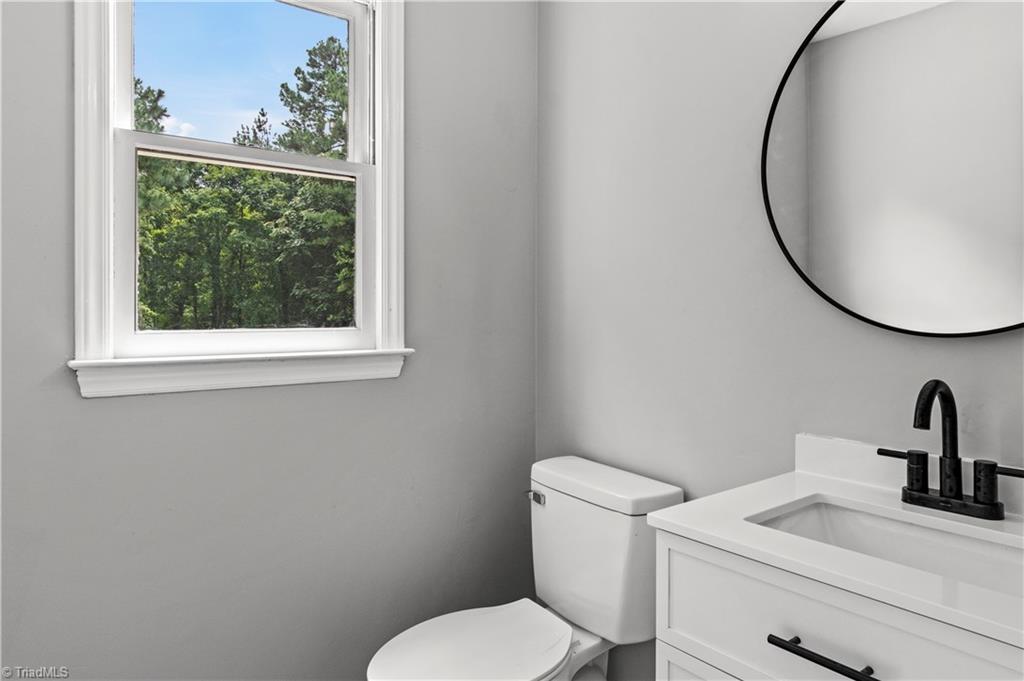 1650 West Clemmonsville Road Winston-Salem, NC 27127 - Photo 10 of 37