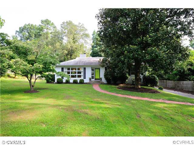 8302 Cherokee Road Richmond, VA 23235 - Photo 2 of 24 Exterior Front - This view of the front shows the