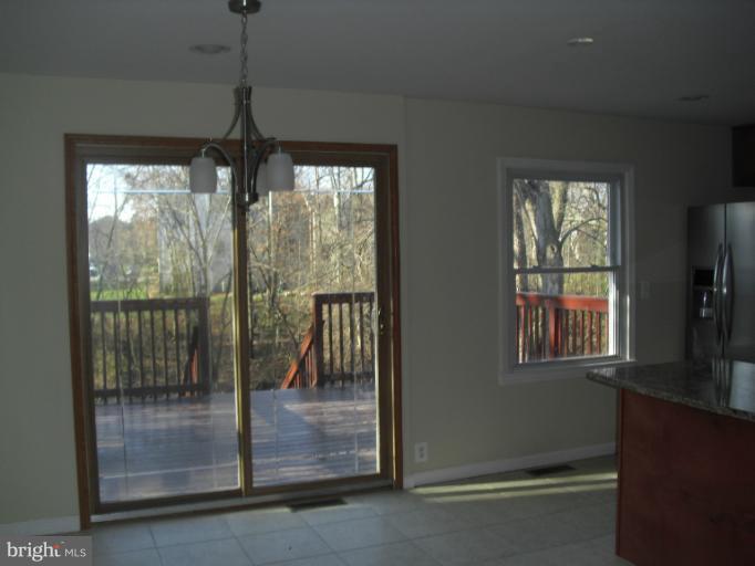 607 West Poplar Road Sterling, VA 20164 - Photo 2 of 5 Interior (General)