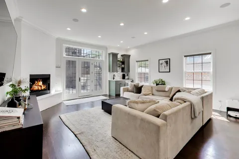 $1,950,000 | 3111 North Kenmore Avenue, Chicago, IL 60657