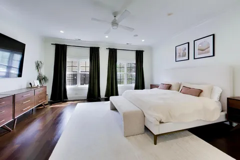 $1,950,000 | 3111 North Kenmore Avenue, Chicago, IL 60657