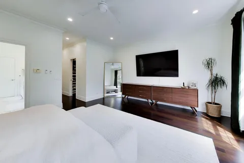 $1,950,000 | 3111 North Kenmore Avenue, Chicago, IL 60657