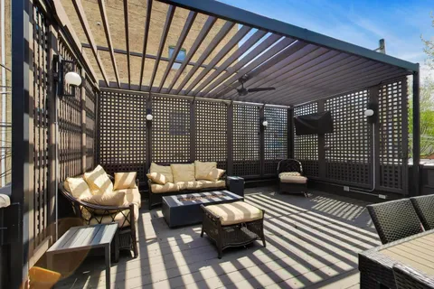 $1,950,000 | 3111 North Kenmore Avenue, Chicago, IL 60657