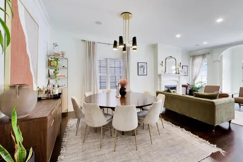 $1,950,000 | 3111 North Kenmore Avenue, Chicago, IL 60657
