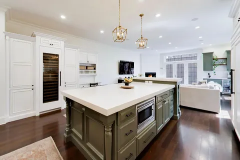 $1,950,000 | 3111 North Kenmore Avenue, Chicago, IL 60657
