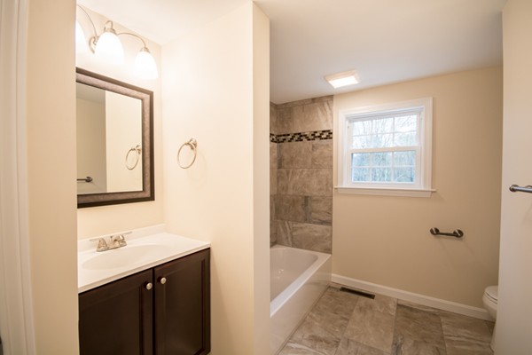 65 Richmond Road Freetown, MA 02702 - Photo 8 of 25 Gallery Image 8