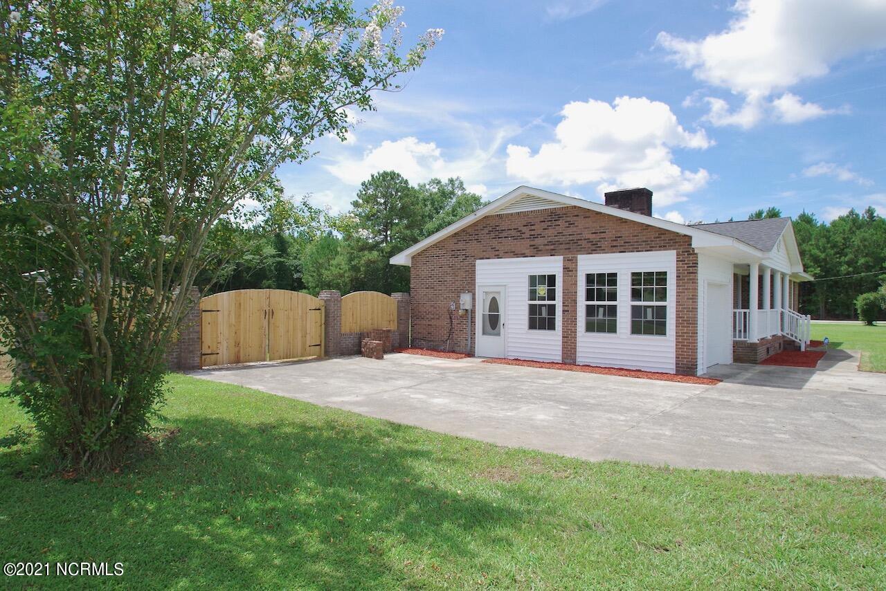 671 Lee's Chapel Road Pollocksville, NC 28573 - Photo 3 of 46 671 Lees Chapel Road