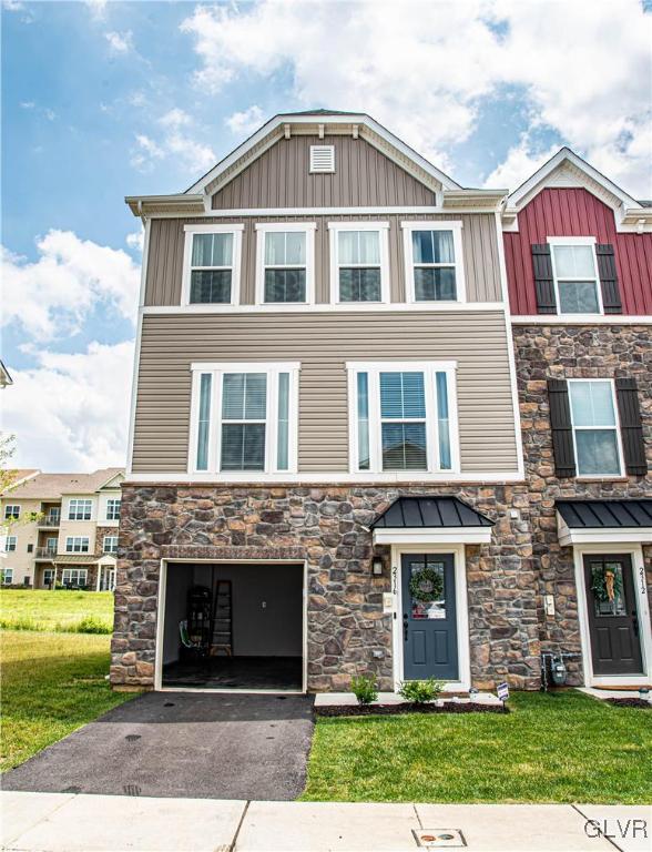 2316 Raya Way Easton, PA 18045 - Photo 1 of 35 Gallery Image 1