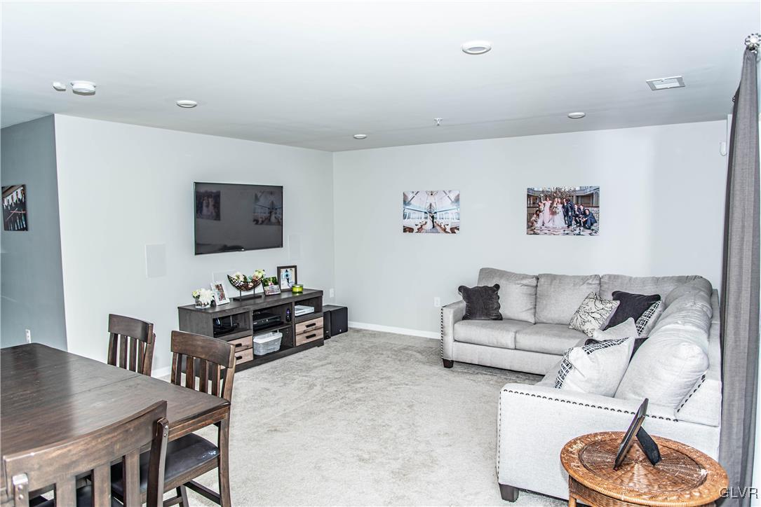 2316 Raya Way Easton, PA 18045 - Photo 8 of 35 Gallery Image 8