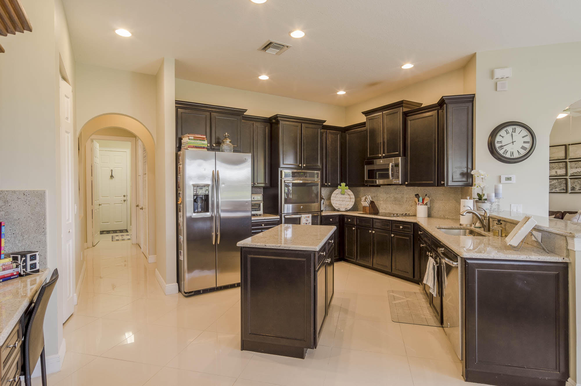 166 Citadel Circle Jupiter, FL 33458 - Photo 3 of 22 Kitchen