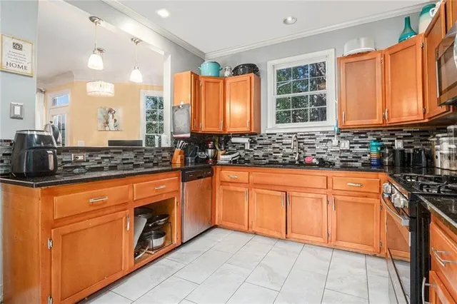 $400,000 | 3322 Hunters Hill Drive, Stonecrest, GA 30038