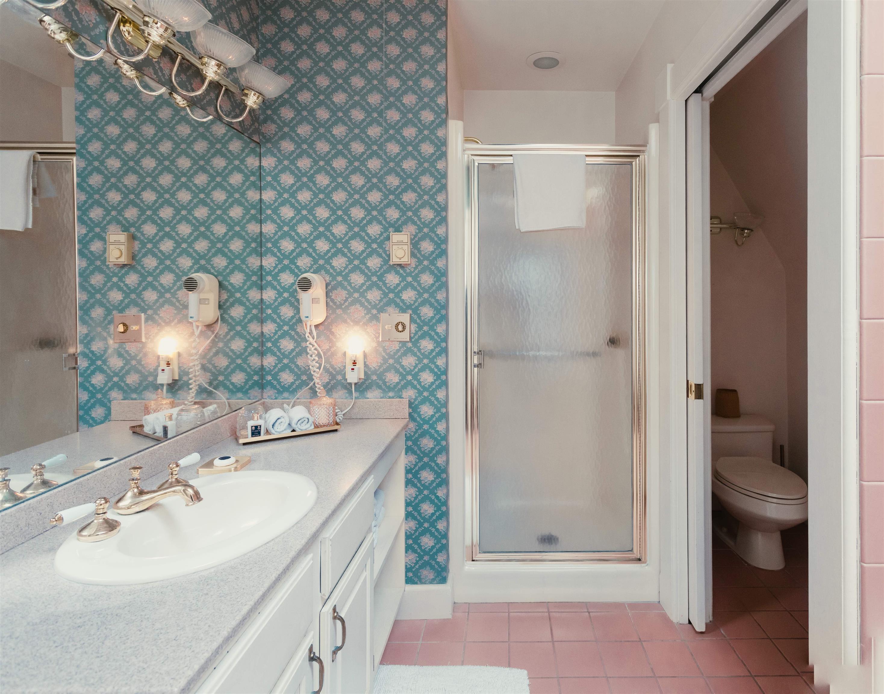 124 Elm Street Bennington, VT 05201 - Photo 9 of 25