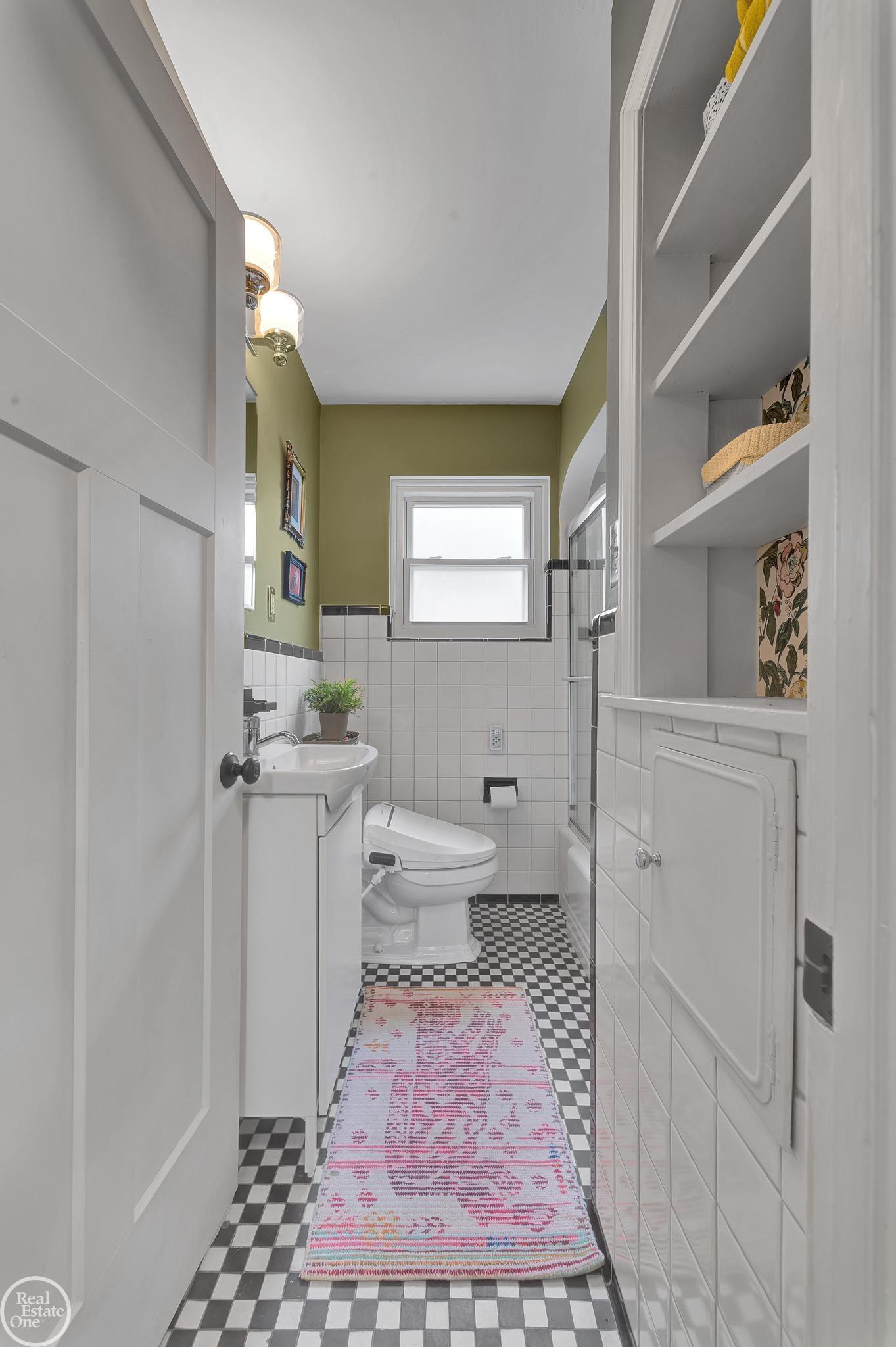 951 Hampton Road Grosse Pointe Woods, MI 48236 - Photo 25 of 85