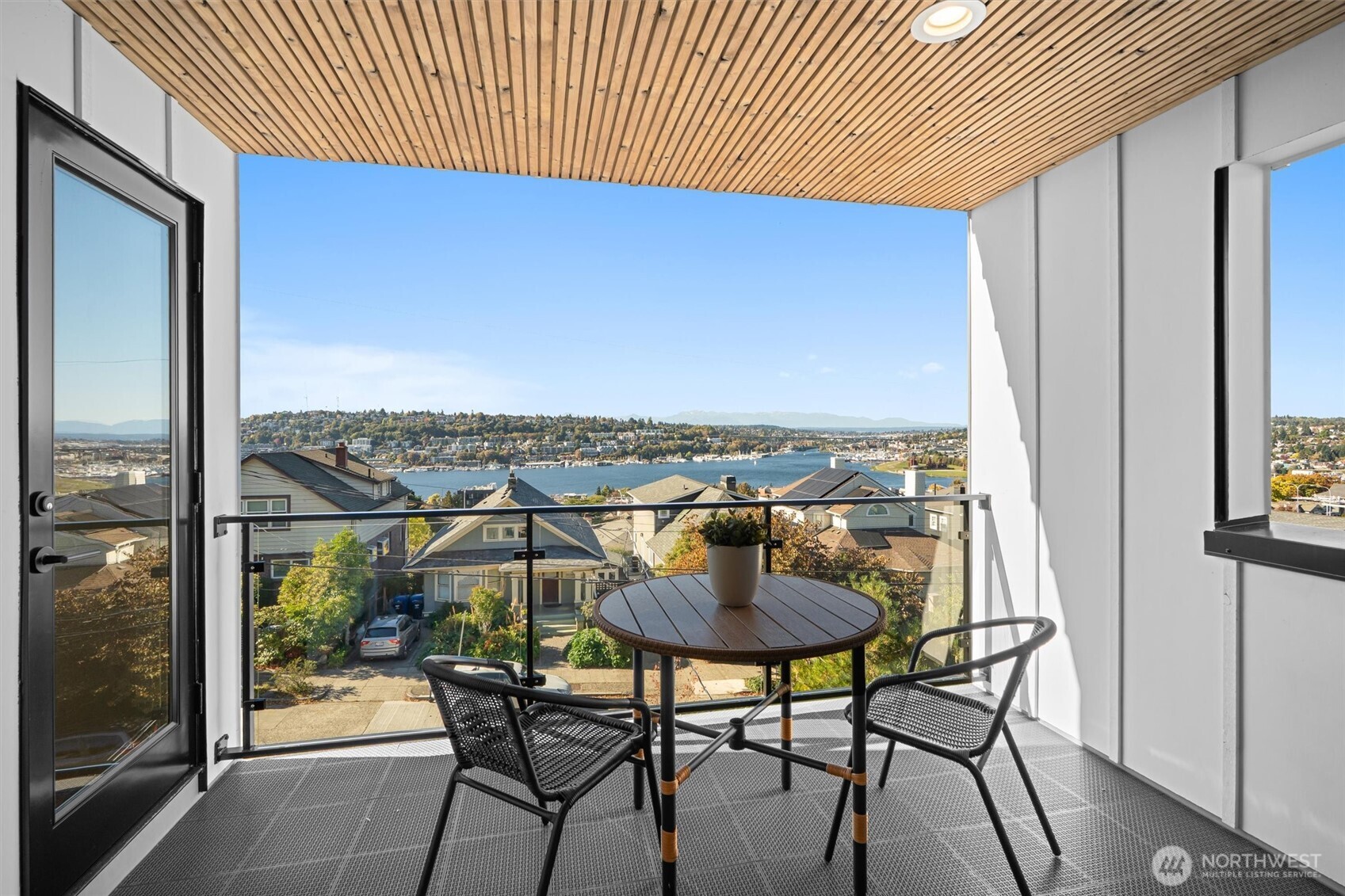 2214 Broadway East, Unit A Seattle, WA 98102 - Photo 18 of 33