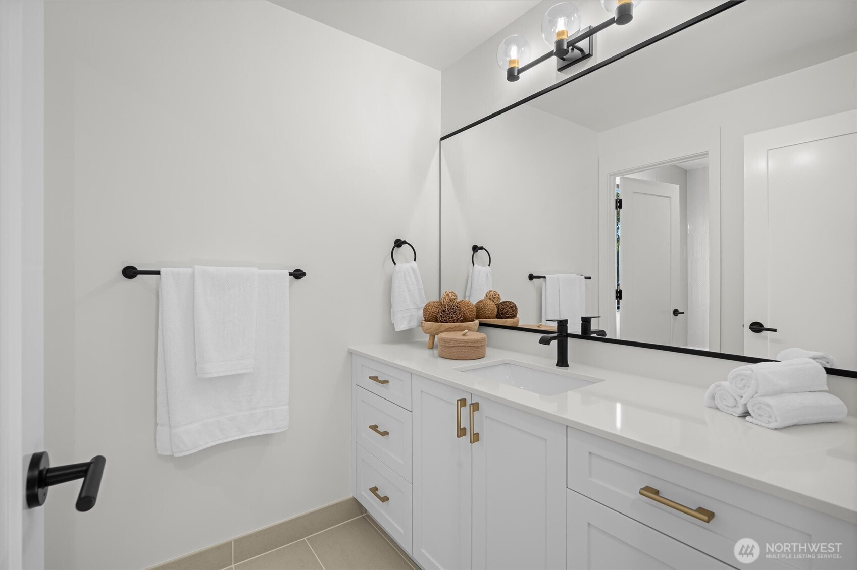 2214 Broadway East, Unit A Seattle, WA 98102 - Photo 25 of 33