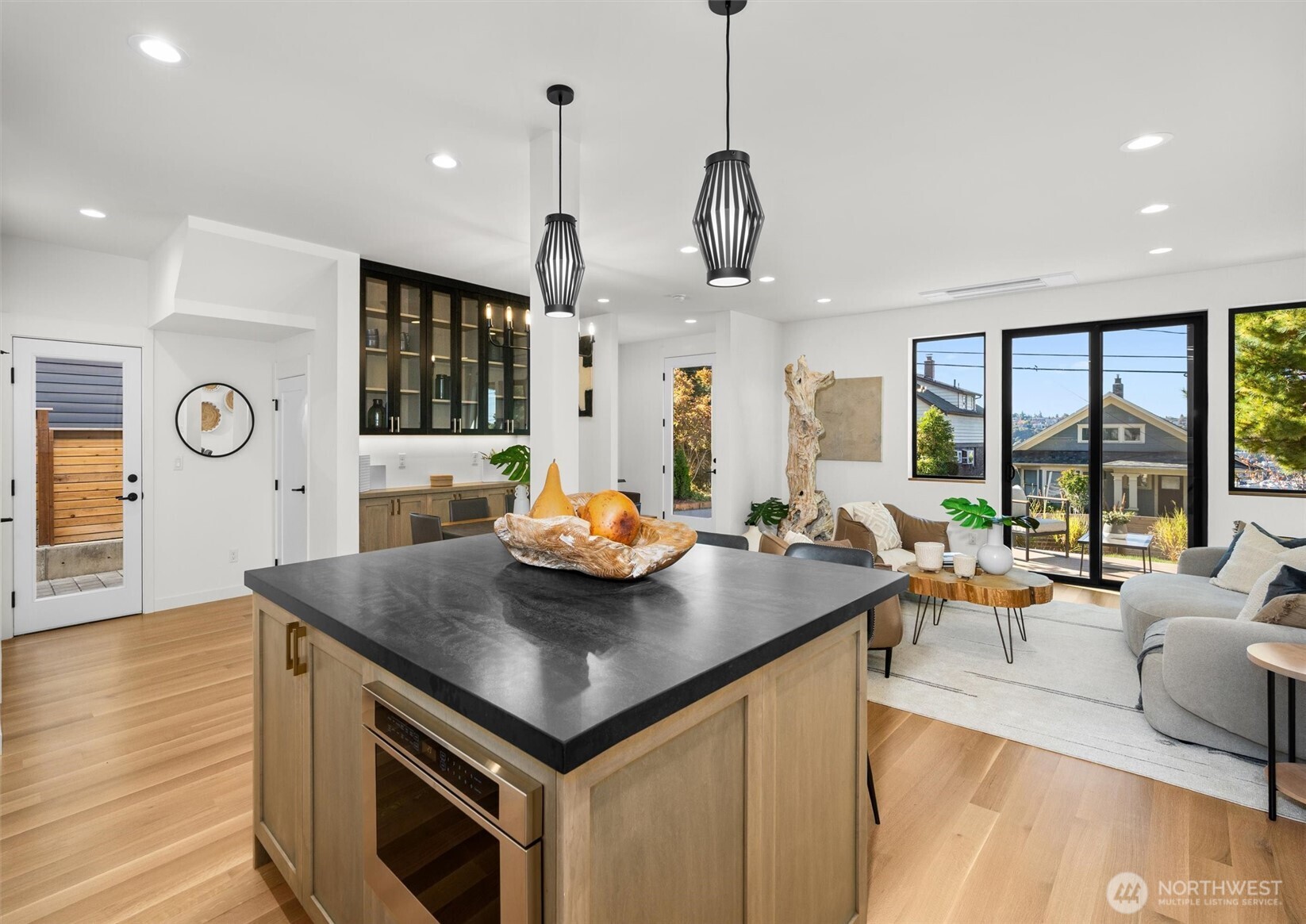 2214 Broadway East, Unit A Seattle, WA 98102 - Photo 3 of 33