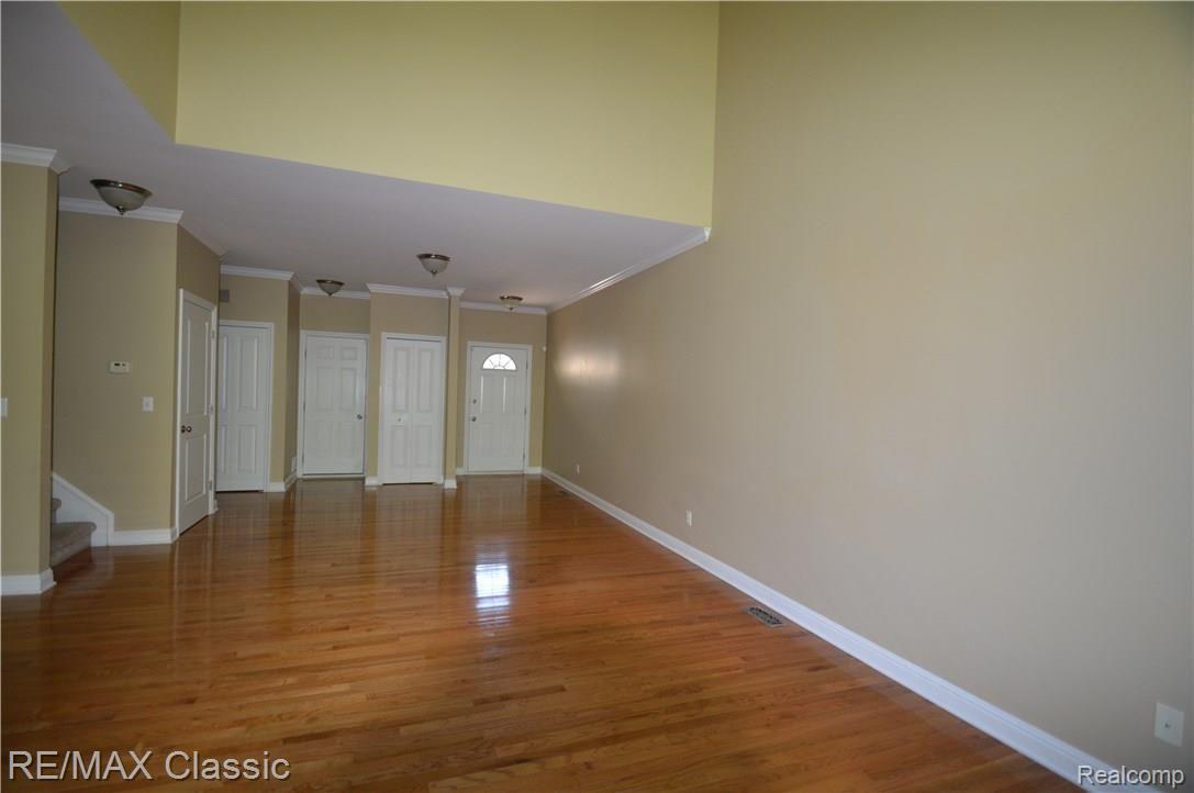 41472 Glade Road Canton, MI 48187 - Photo 7 of 44 DSC_0016.JPG