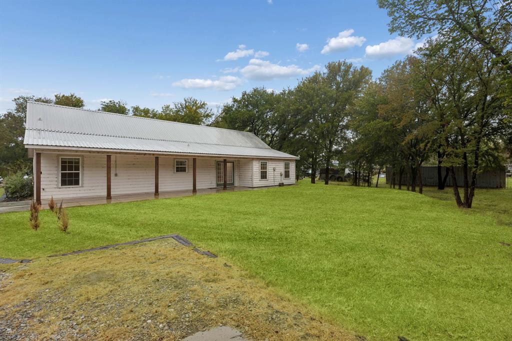 1382 Rogers Road Newark, TX 76071 - Photo 27 of 31 Gallery Image 27