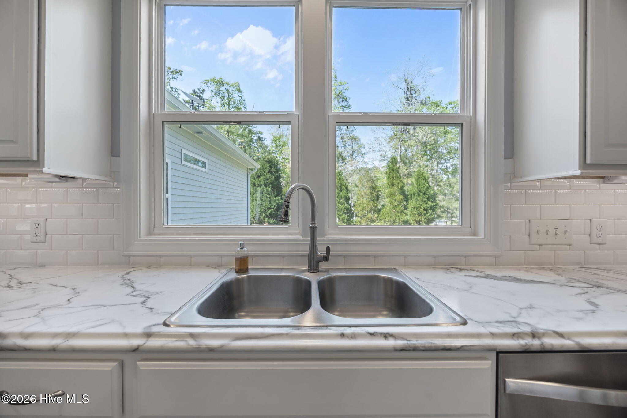 164 Bay View Drive Chocowinity, NC 27817 - Photo 6 of 55 29-web-or-mls-BLS_0045