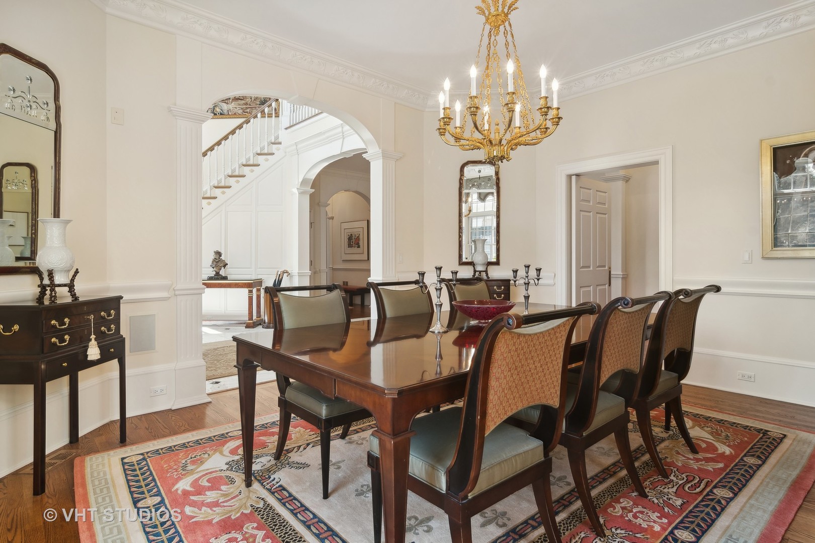 240 Donlea Road Barrington Hills, IL 60010 - Photo 20 of 63 a view of a a dining room with furniture