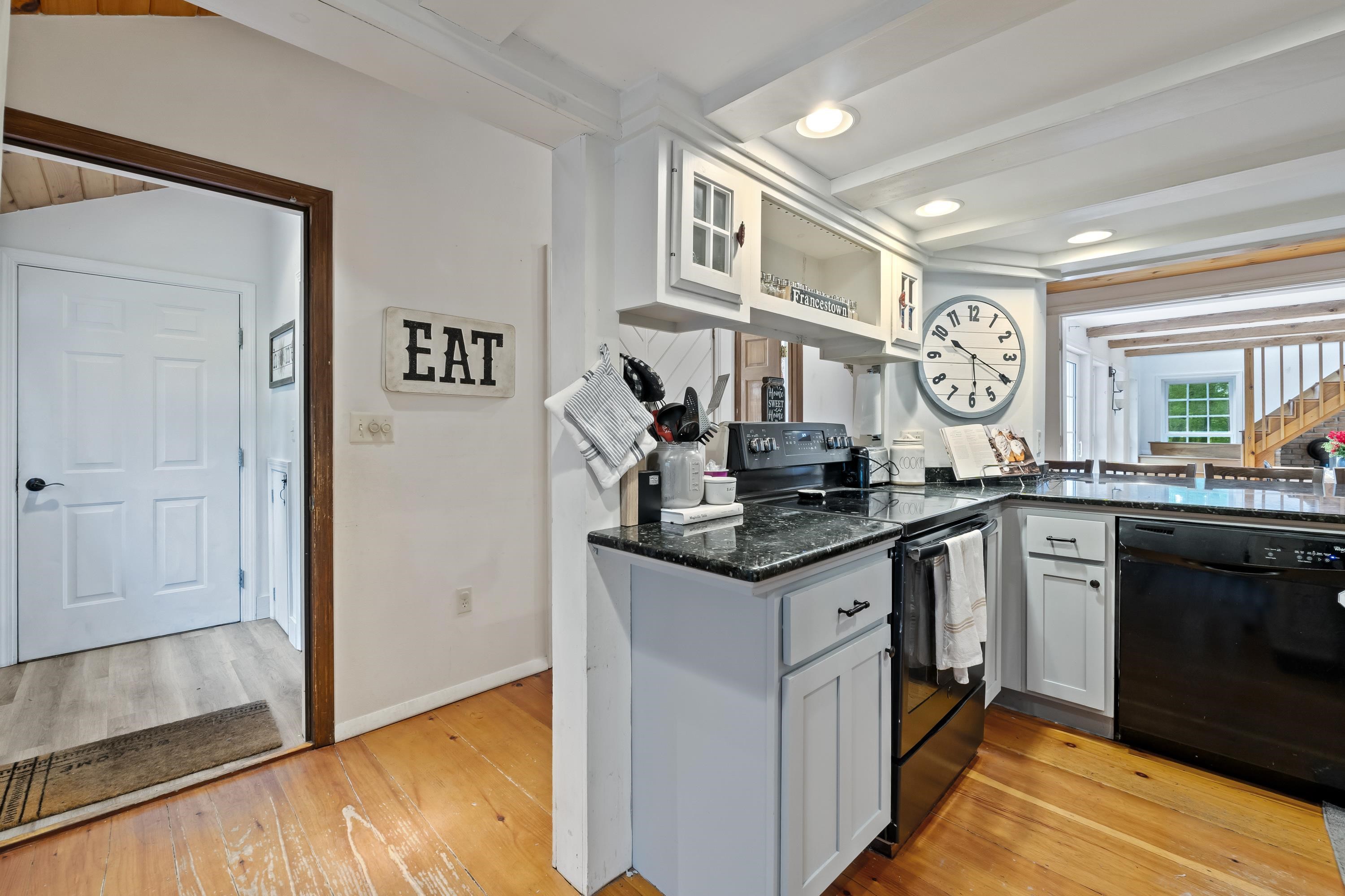 53 New Boston Road Francestown, NH 03043 - Photo 6 of 40 Gallery Image 6