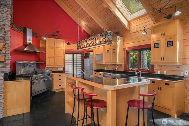 a view of an outdoor space