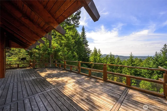 a view of a outdoor space