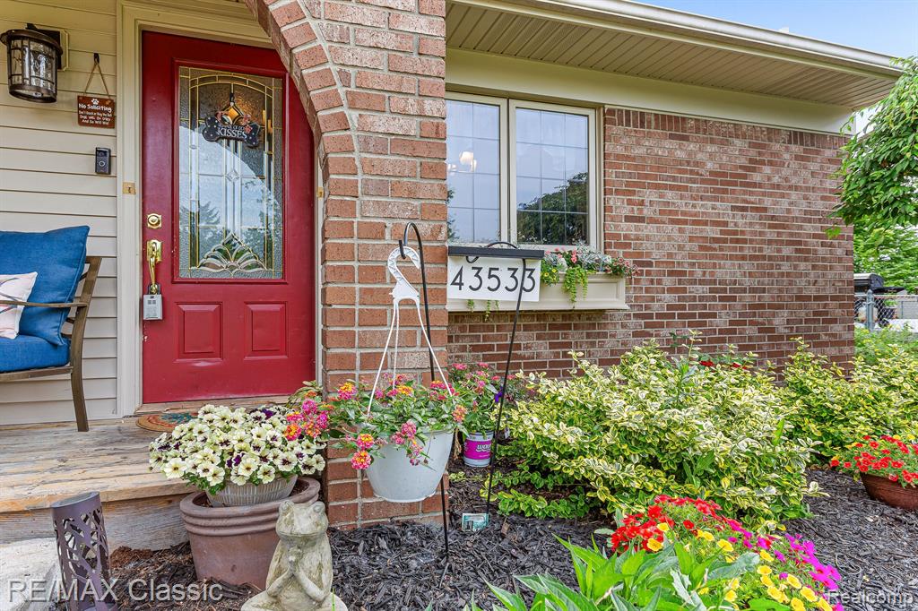 43533 Stuart Court Canton, MI 48187 - Photo 31 of 35