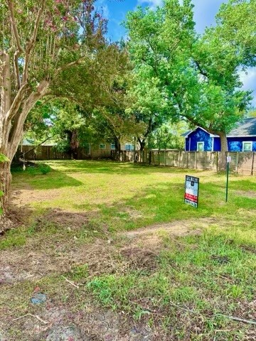 2314 Lee Street Houston, TX 77026 - Photo 2 of 3
