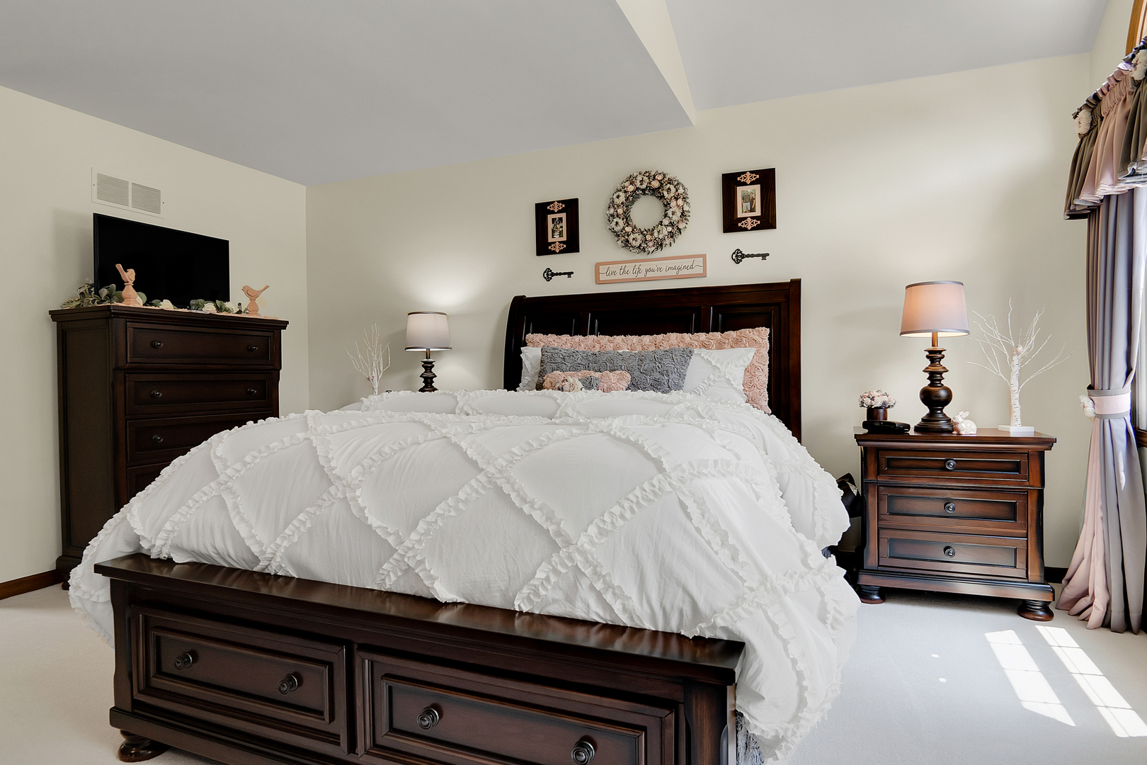 125 Split Oak Road Naperville, IL 60565 - Photo 14 of 42 Gallery Image 14