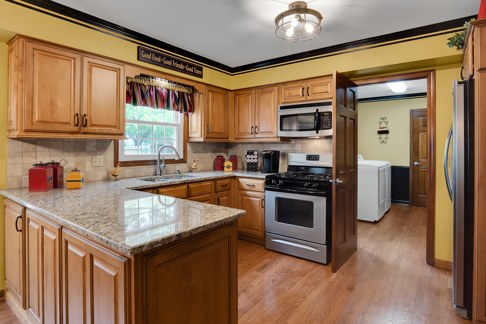 125 Split Oak Road Naperville, IL 60565 - Photo 10 of 42 Gallery Image 10