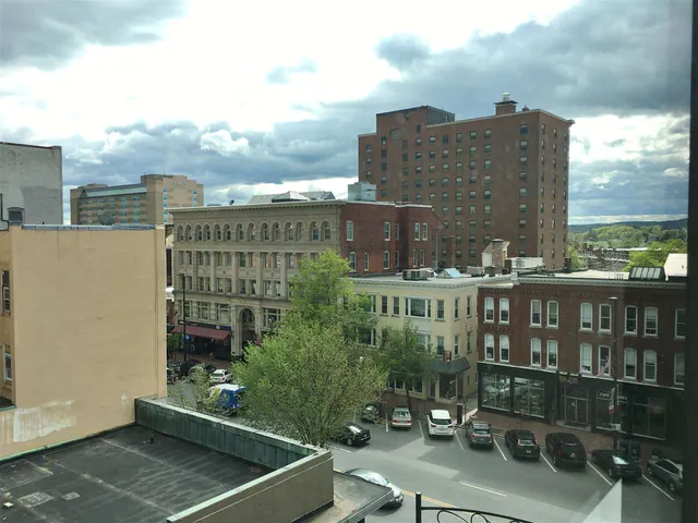 $2,139 | 875 Elm Street, Unit 413, Manchester, NH 03101