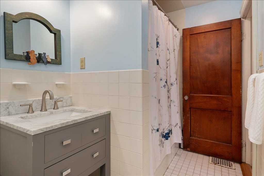 249 Dover Road Westwood, MA 02090 - Photo 27 of 42 Gallery Image 27