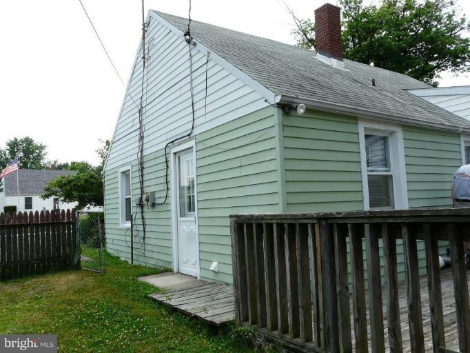3129 Baybriar Road Dundalk, MD 21222 - Photo 18 of 18 Side View