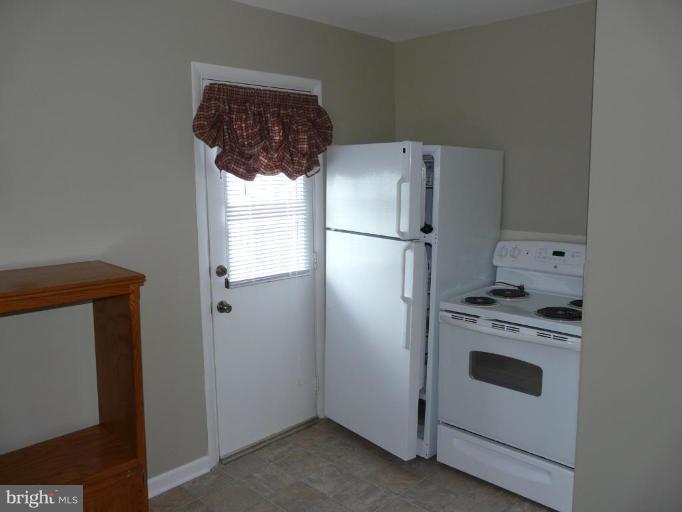 3129 Baybriar Road Dundalk, MD 21222 - Photo 10 of 18 Kitchen